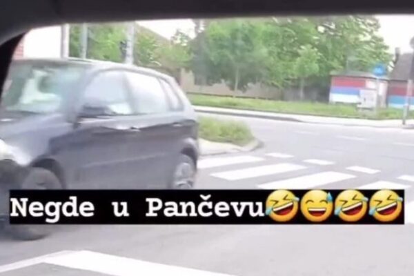 “Pančevka udarila u SAOBRAĆAJNI ZNAK, pa uradila nešto toliko NEZAMISLIVO da se i POLICIJA ZAPREPASTILA”: Scena iz saobraćaja koju ćete vidjeti SAD I NIKAD VIŠE